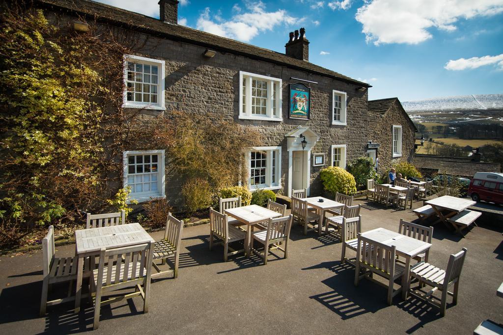 ホテル The Assheton Arms クリザーロー エクステリア 写真
